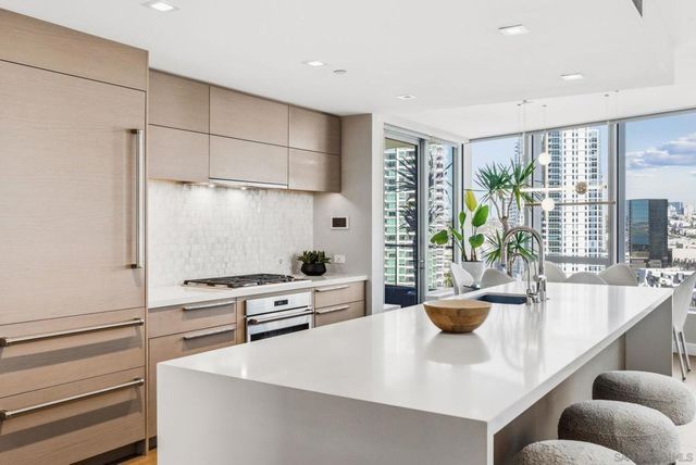 888 W E Street 1705, San Diego, CA 92101