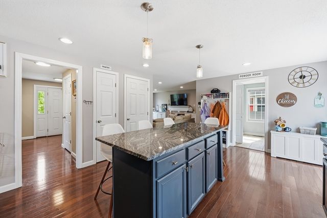 11 Eileen Avenue, Clinton, MA 01510