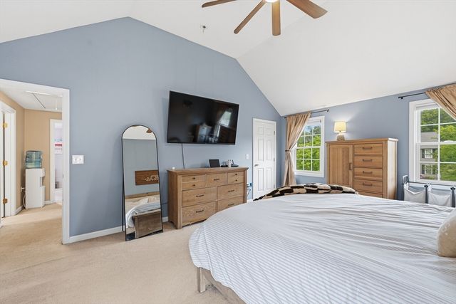 11 Eileen Avenue, Clinton, MA 01510