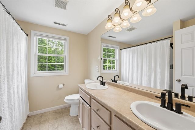 11 Eileen Avenue, Clinton, MA 01510
