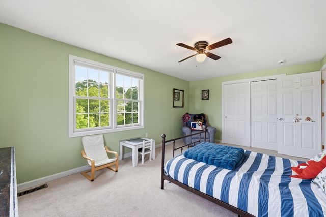 11 Eileen Avenue, Clinton, MA 01510