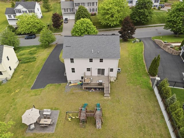 11 Eileen Avenue, Clinton, MA 01510