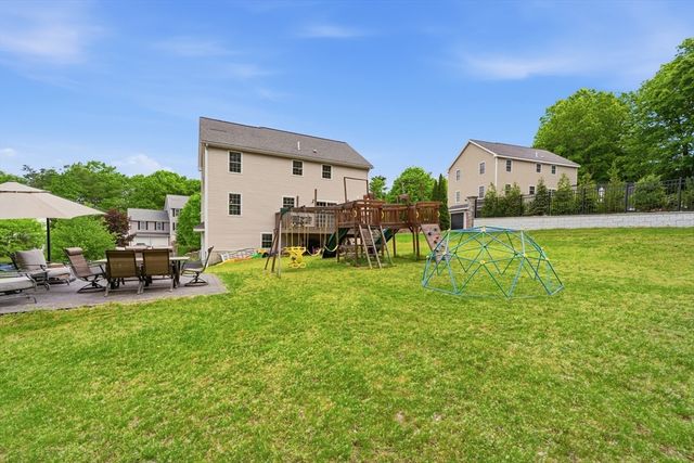 11 Eileen Avenue, Clinton, MA 01510