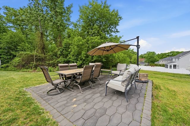 11 Eileen Avenue, Clinton, MA 01510