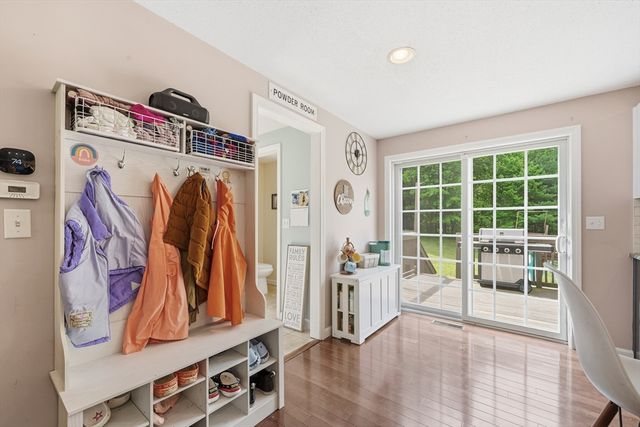 11 Eileen Avenue, Clinton, MA 01510