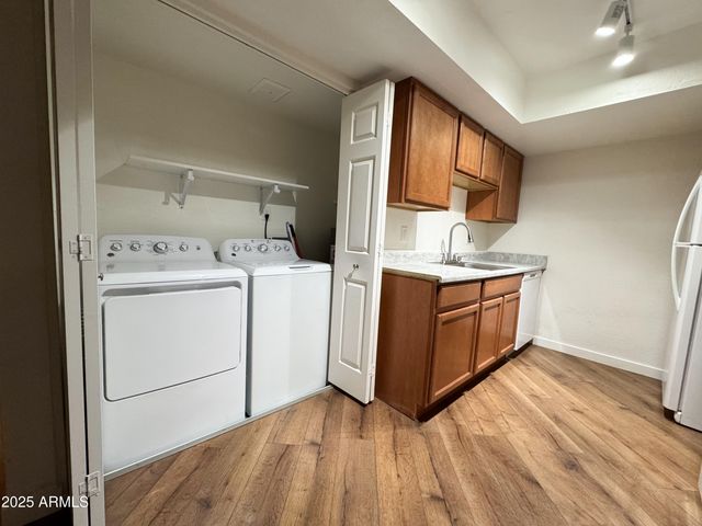 10215 N 8TH Avenue 1, Phoenix, AZ 85021