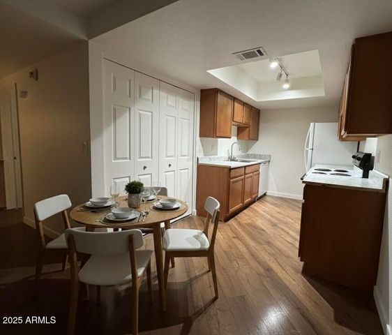 10215 N 8TH Avenue 1, Phoenix, AZ 85021