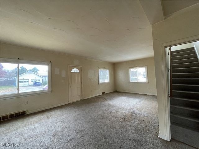 206 6th Street NW, New Philadelphia, OH 44663