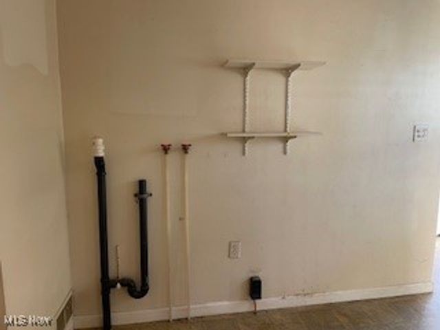 206 6th Street NW, New Philadelphia, OH 44663