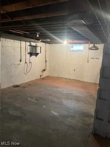 206 6th Street NW, New Philadelphia, OH 44663