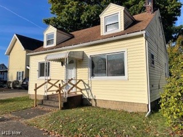 206 6th Street NW, New Philadelphia, OH 44663