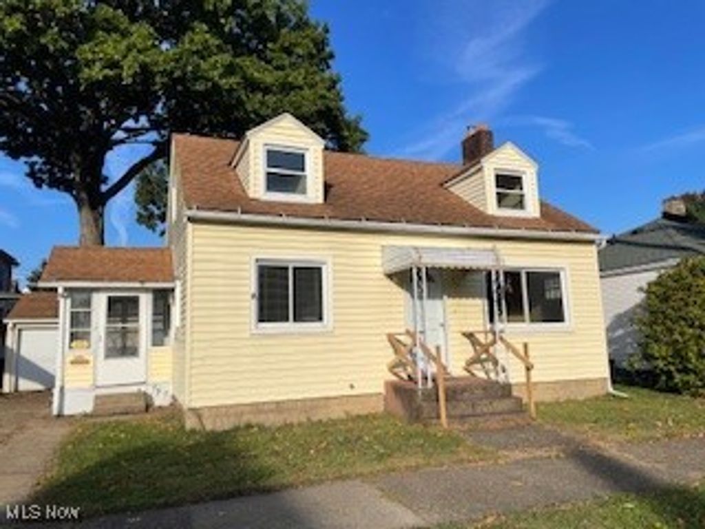 206 6th Street NW, New Philadelphia, OH 44663