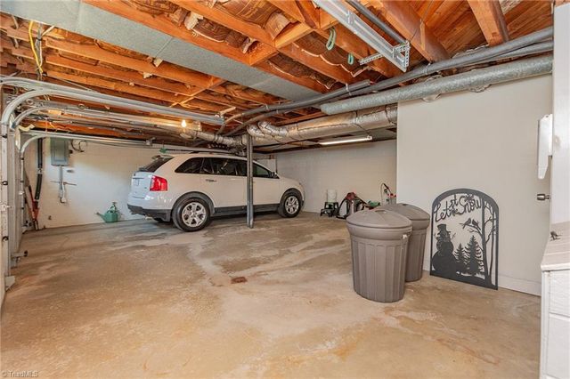 421 Dove Point, Lexington, NC 27295