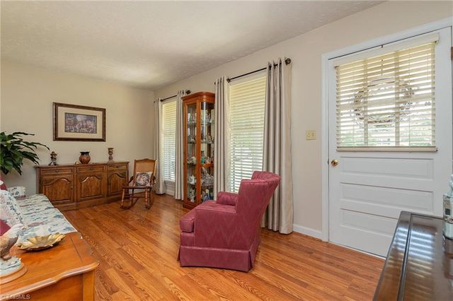 421 Dove Point, Lexington, NC 27295