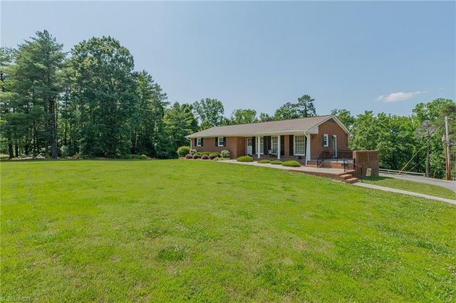 421 Dove Point, Lexington, NC 27295