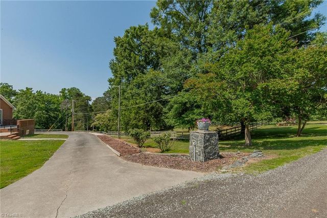421 Dove Point, Lexington, NC 27295