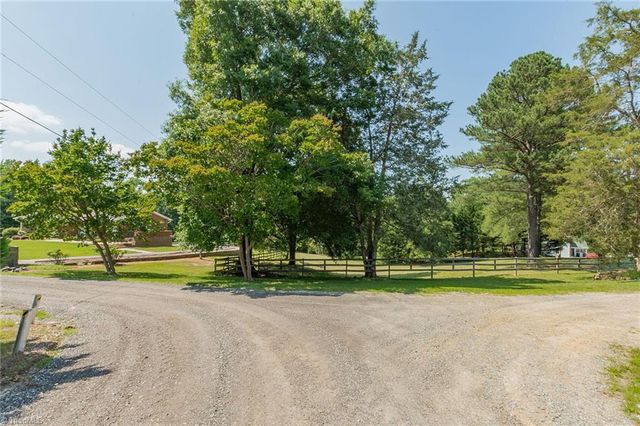 421 Dove Point, Lexington, NC 27295