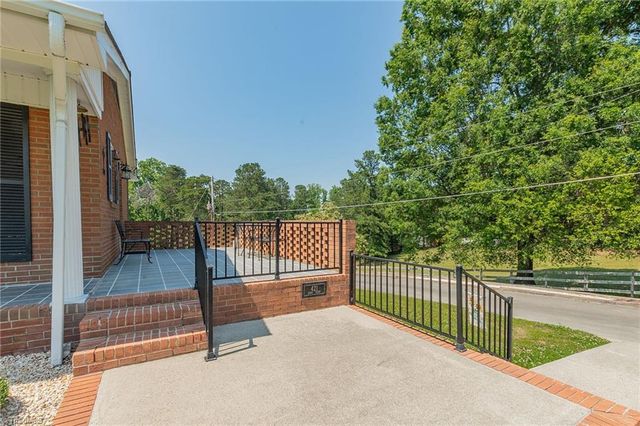 421 Dove Point, Lexington, NC 27295