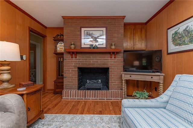 421 Dove Point, Lexington, NC 27295