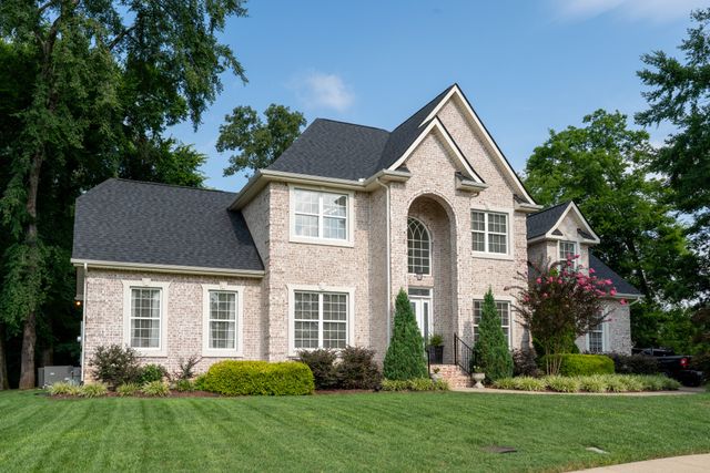 2208 Oakside Ct, Murfreesboro, TN 37128