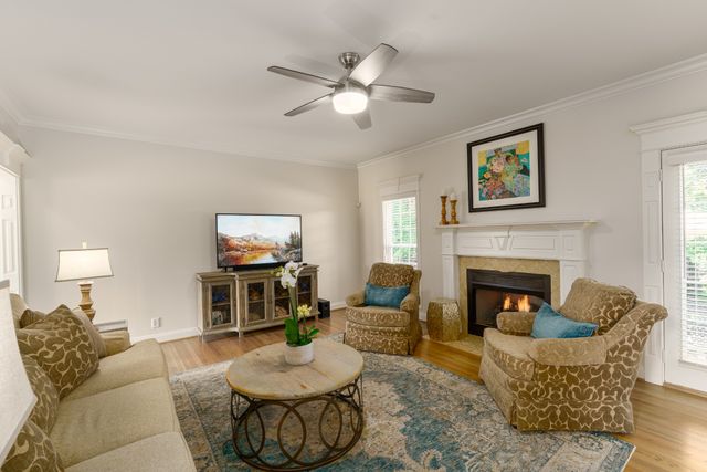2208 Oakside Ct, Murfreesboro, TN 37128