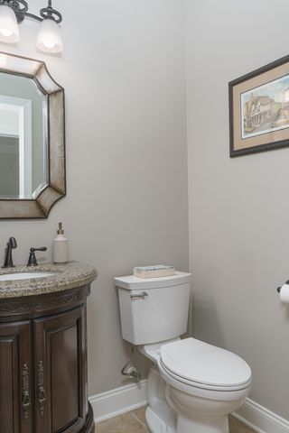 2208 Oakside Ct, Murfreesboro, TN 37128
