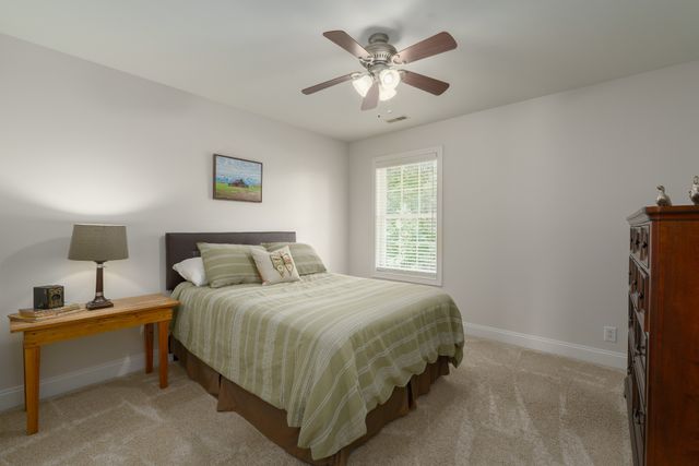 2208 Oakside Ct, Murfreesboro, TN 37128