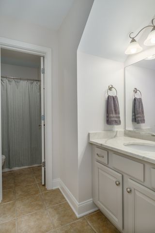 2208 Oakside Ct, Murfreesboro, TN 37128