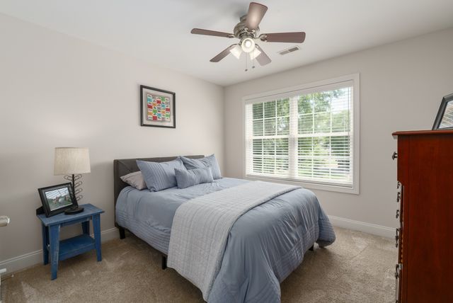 2208 Oakside Ct, Murfreesboro, TN 37128