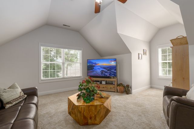 2208 Oakside Ct, Murfreesboro, TN 37128