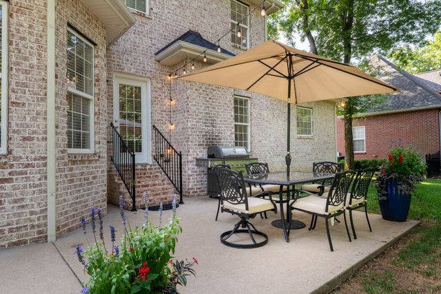 2208 Oakside Ct, Murfreesboro, TN 37128