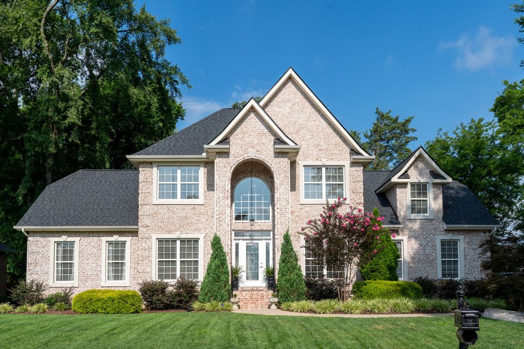 2208 Oakside Ct, Murfreesboro, TN 37128