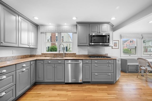 99 Tedesco St, Marblehead, MA 01945