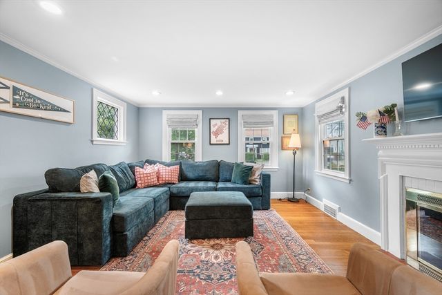 99 Tedesco St, Marblehead, MA 01945