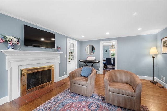 99 Tedesco St, Marblehead, MA 01945