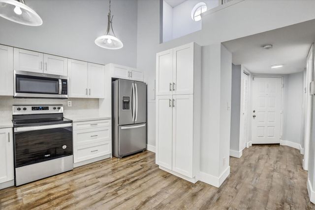 832 NW 92nd Avenue, Plantation, FL 33324