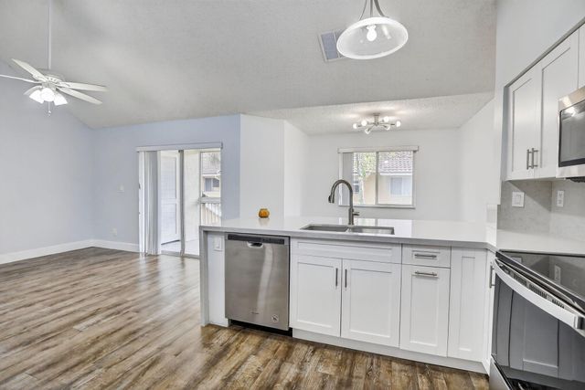 832 NW 92nd Avenue, Plantation, FL 33324