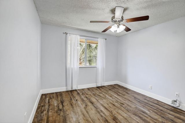 832 NW 92nd Avenue, Plantation, FL 33324