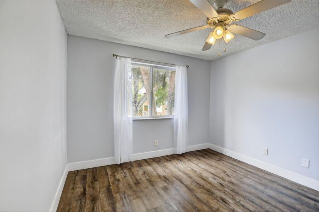 832 NW 92nd Avenue, Plantation, FL 33324