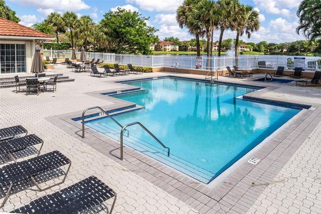 832 NW 92nd Avenue, Plantation, FL 33324