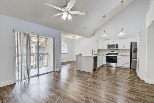 832 NW 92nd Avenue, Plantation, FL 33324