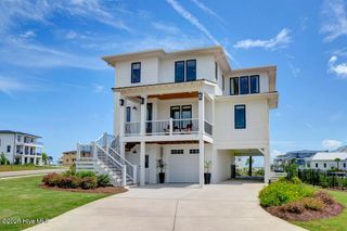 11 Amidships Lane, Hampstead, NC 28443