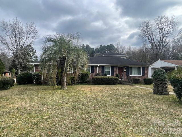 1529 W Market Street, Cheraw, SC 29520