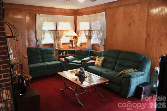 1529 W Market Street, Cheraw, SC 29520