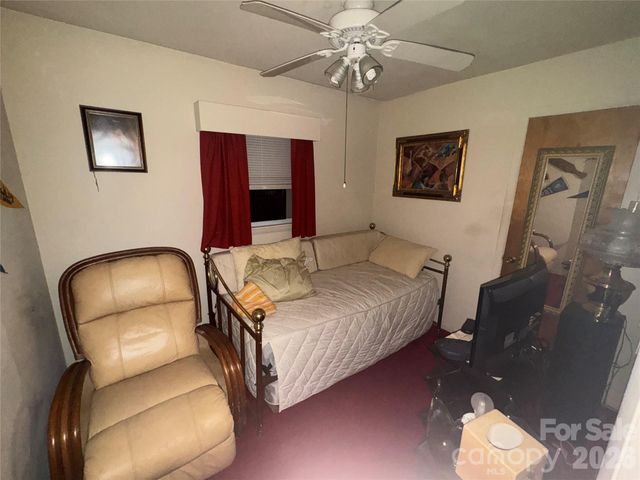 1529 W Market Street, Cheraw, SC 29520