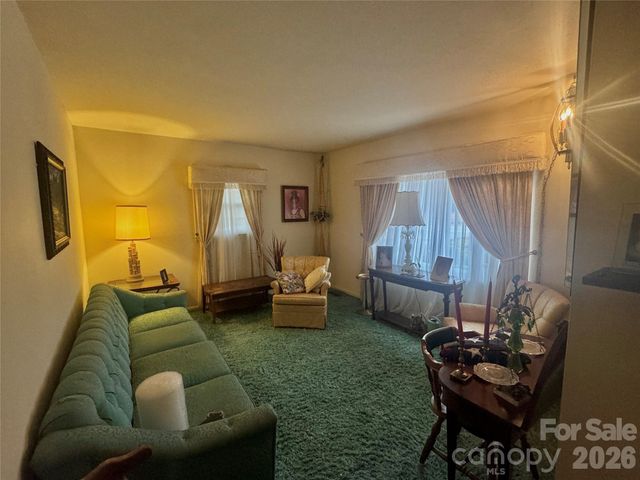 1529 W Market Street, Cheraw, SC 29520