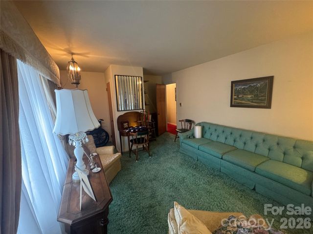 1529 W Market Street, Cheraw, SC 29520