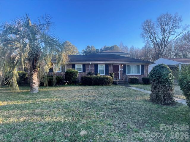 1529 W Market Street, Cheraw, SC 29520