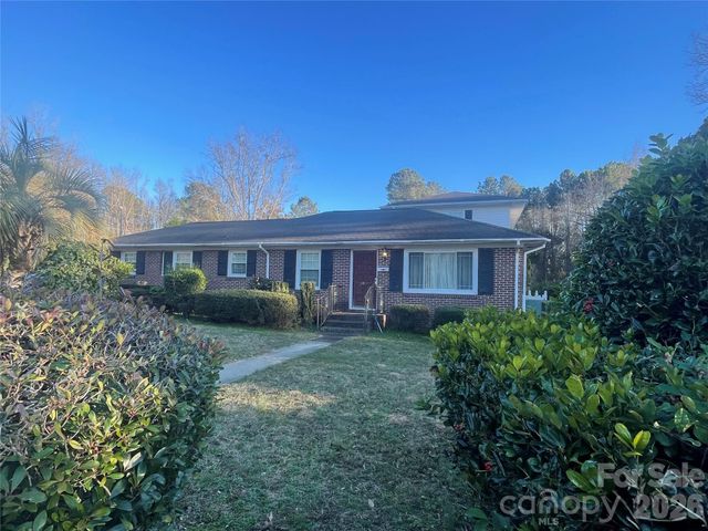 1529 W Market Street, Cheraw, SC 29520