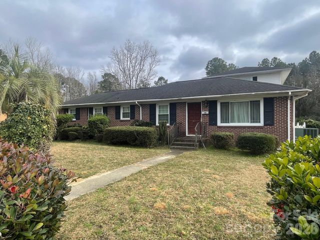 1529 W Market Street, Cheraw, SC 29520